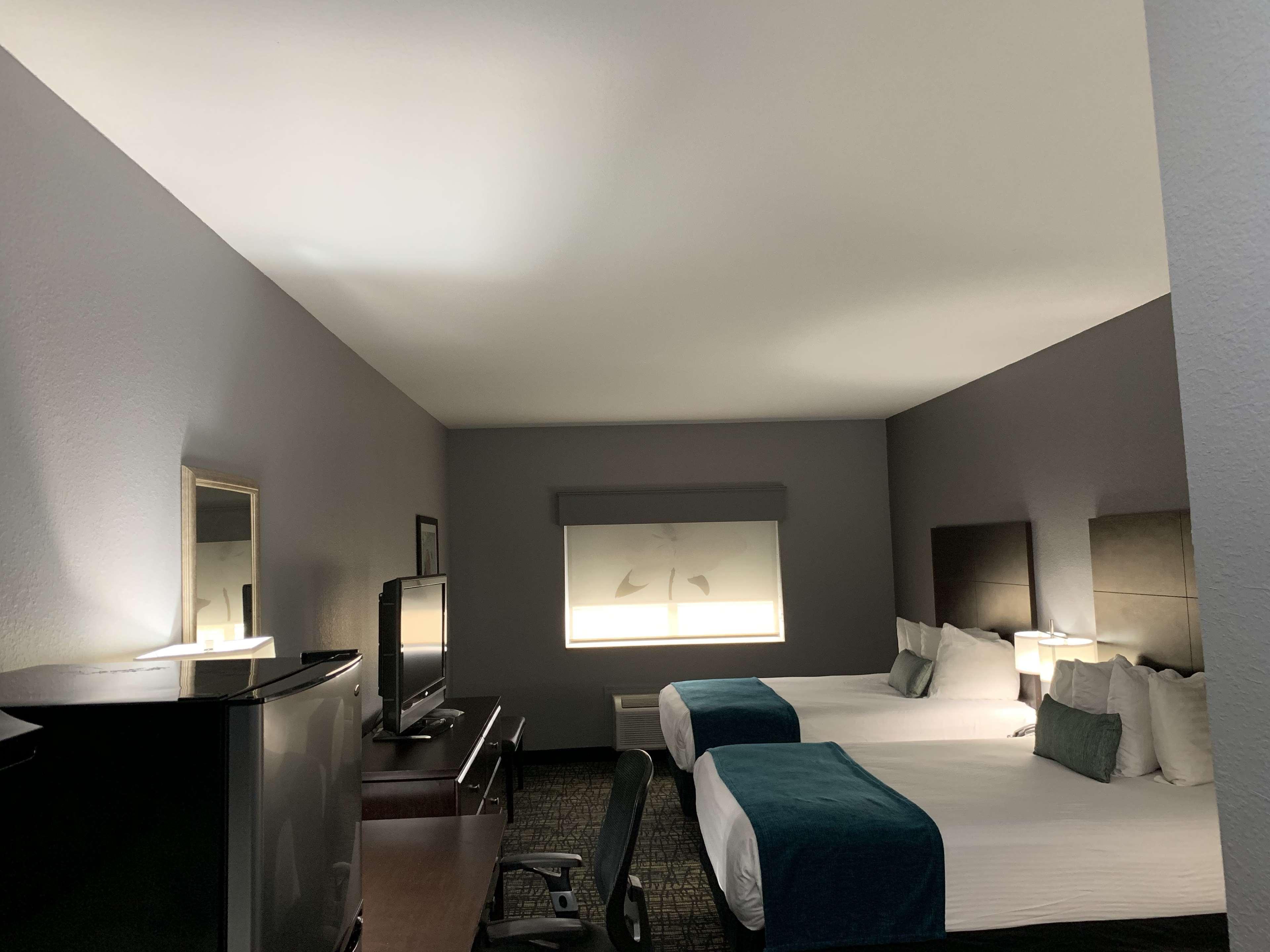 Western & Hotel Olive Branch