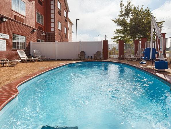 Western & 3* Olive Branch